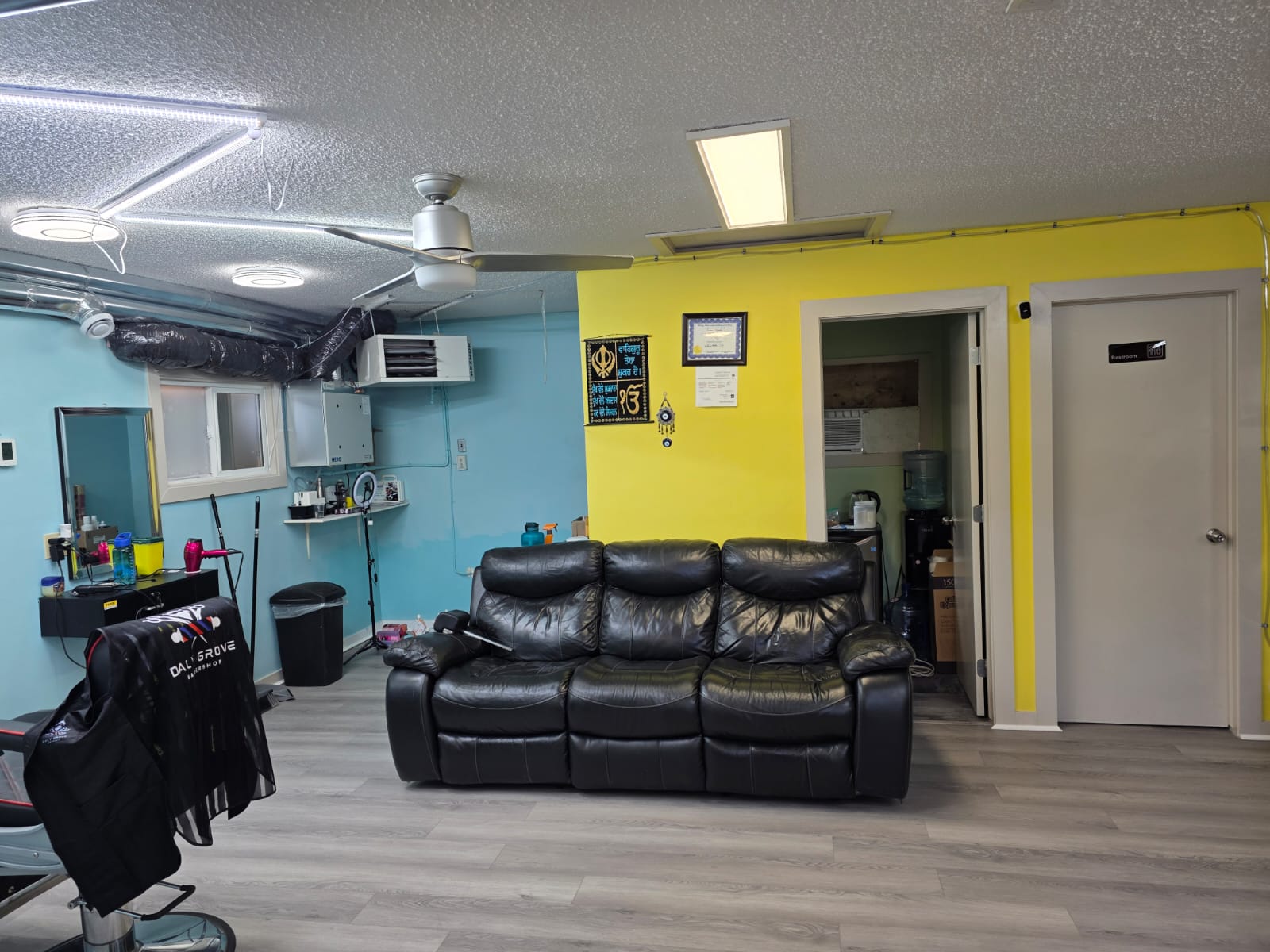 Men's haircut at Daly Grove Barbershop Edmonton